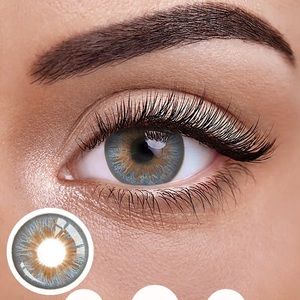 Colored eyes